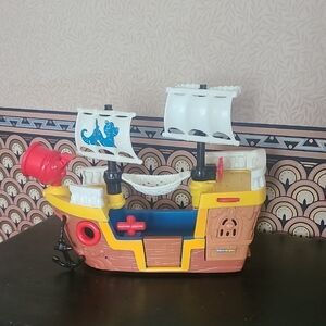 Fisher-Price Little People 2005 Adventure Pirate Ship